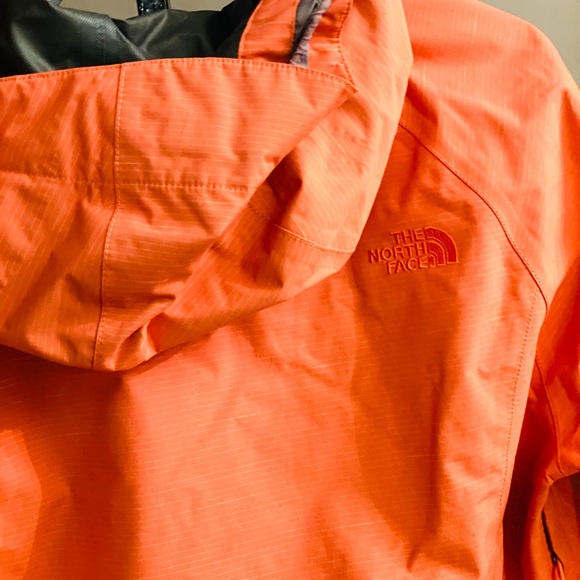 North Face Salmon Pink Jacket - Picture 4 of 4